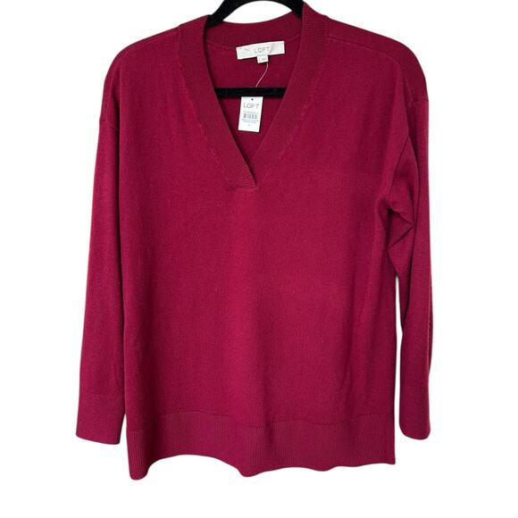 NWT LOFT Women's Burgundy V-Neck Sweater Size Small - Picture 2 of 5
